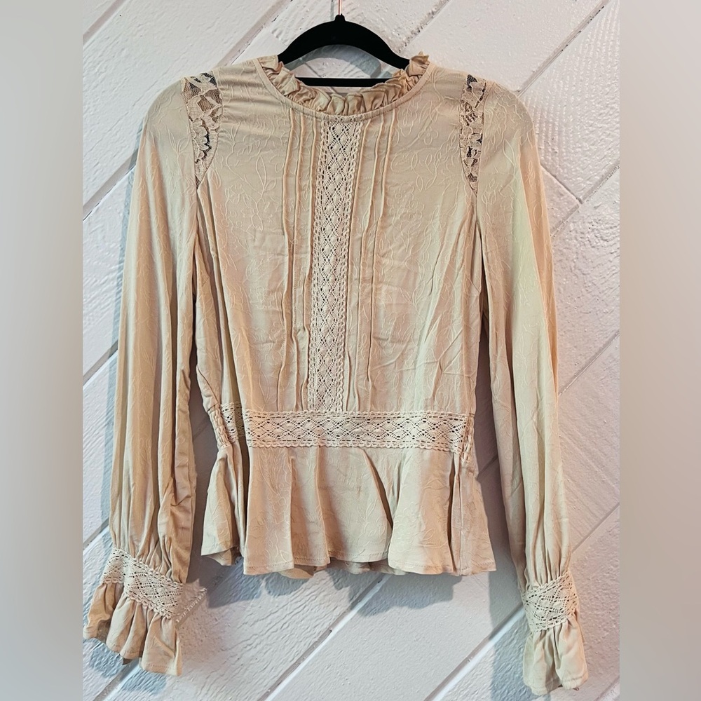 NWT! Band of Gypsies Lace Detailed Peplum Top